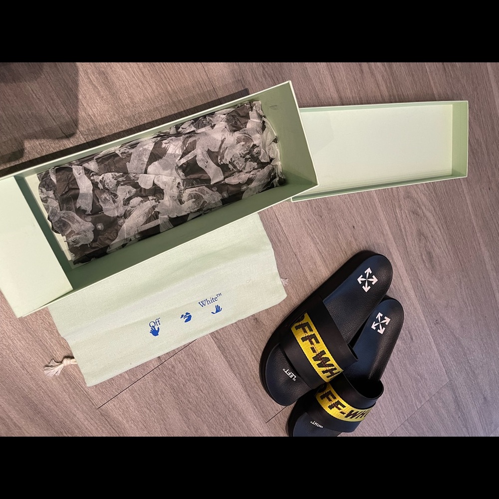 Off-White
Men's Industrial Leather Slide Sandals